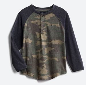 Stitch Fix SZ 6/7 Brendan Long Sleeve Raglan Henley Camo Tee- Navy